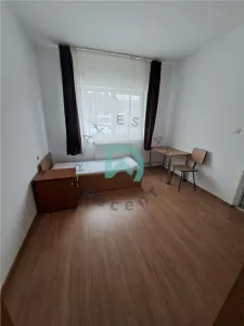 Imobil de închiriat – 18 camere | Ideal pentru muncitori, pensiune sau activități comerciale - Brasov