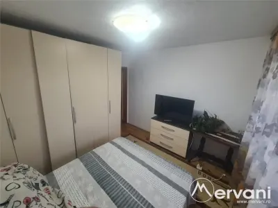 Apartament cu 3 camere de vanzare in Campina - Zona Cuza - Campina