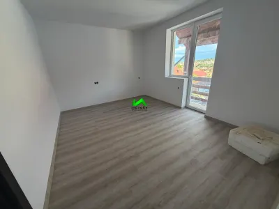 Casa de vanzare singur in curte 4 camere Sibiu Cisnadie - Cisnadie