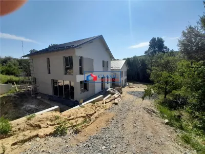 Vanzare casa individuala alipita prin garaj Feleacu zona Valea Manastirii, Cluj-Napoca - Feleacu