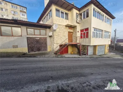 Vila unica de vanzare cu destinatie de locuinta si spatii comerciale, Medgidia, Constanta - Medgidia