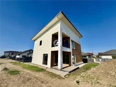 Casă 4 camere Miroslava - poza 2