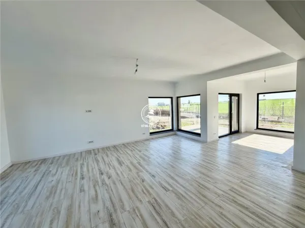 Casă 4 camere Miroslava - poza 7