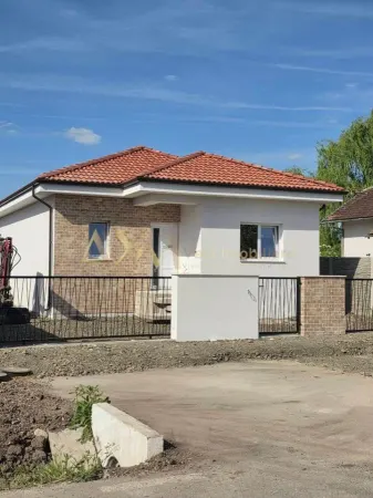 Casă 3 camere Giarmata - poza 2