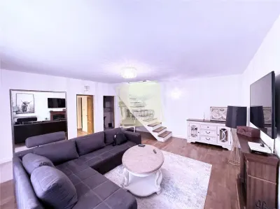 Casa moderna 3 camere 120 mpu 2 bai terasa zona centrala Sibiu - Sibiu