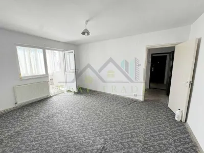 Apartament 4 camere Centrul Civic - Brasov