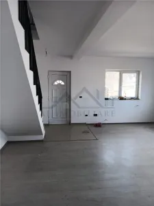 Visan str Principala VILA duplex, P+1 4cam 2 bai TEREN-200mp toate utilitatile - Iasi