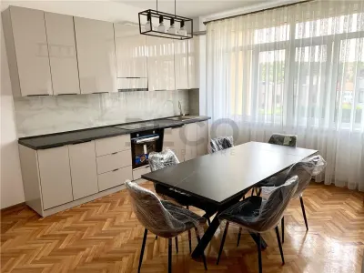 RECO Apartament spațios la casa - decomandat - Oradea