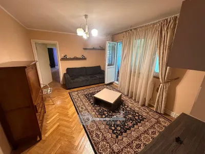 Apartament 3 camere, 76 mp, Etaj 2 – Centrală proprie, Balcon închis - Iasi