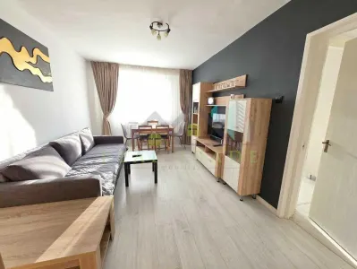 Apartament 2 camere etaj intermediar zona Vlahuta - Brasov