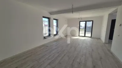 Casă 4 camere Bradu - poza 3