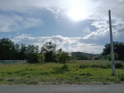 TEREN INTRAVILAN 712 MP | 17 ML DESCHIDERE | UTILITĂȚI | APROAPE DE COSTEȘTI - Costesti
