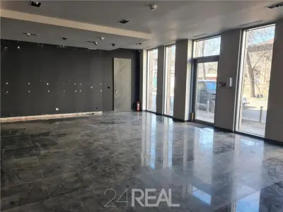 Spatiu comercial Ferdinand - loc parcare - 78 mp - utilitati incluse - Bucuresti