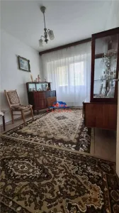 Apartament 3 camere Onești - poza 1