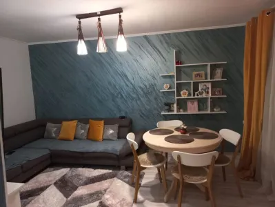 Apartament 3 camere decomandat. Faget,parcare,139500 Euro - Brasov