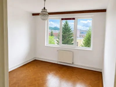 Apartament  2 camere Centrul- Civic ,etaj intermediar,106000 Euro - Brasov