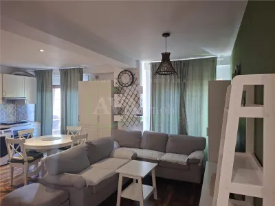 Apartament 3 camere, cartier Gradina cu Magnolii - Bacau