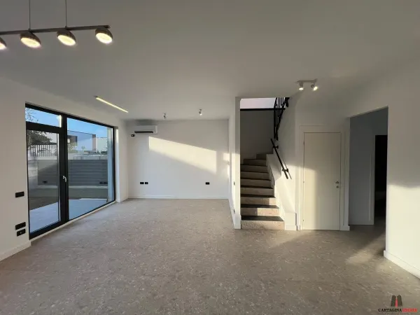 Casă 4 camere Tunari - poza 4