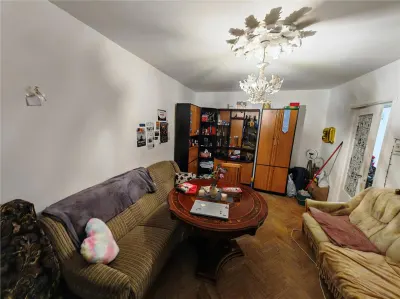 Apartament 2D B-dul Alexandru pretabil spatiu - Iasi