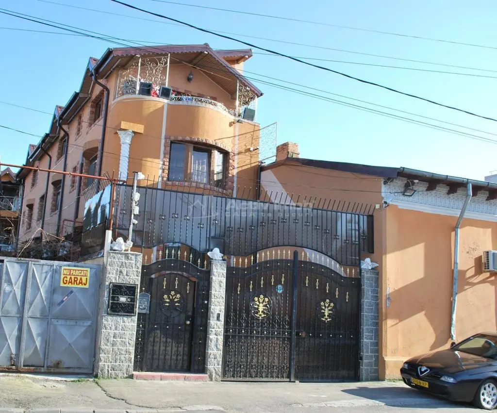 Casă 11 camere București - poza 1