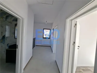 Casă 4 camere Miroslava - poza 12