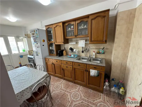 Apartament 3 camere Focșani - poza 1