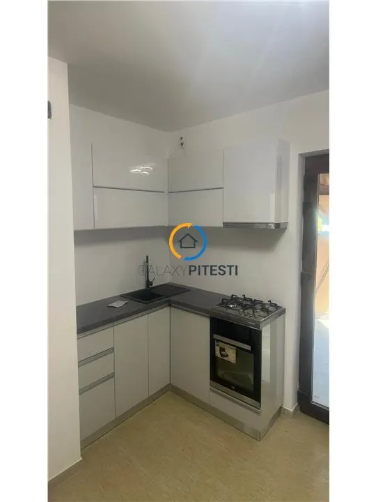 Casă 5 camere Pitești - poza 1