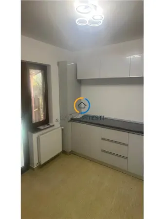 Casă 5 camere Pitești - poza 3
