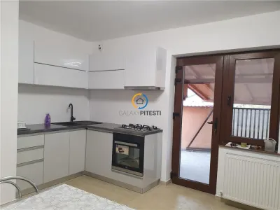 Casă 5 camere Pitești - poza 3