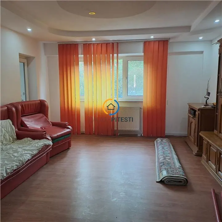Apartament 3 camere Pitești - poza 1