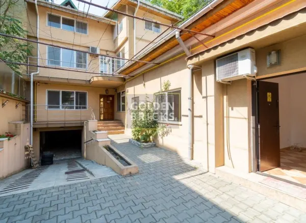 Casă 15 camere București - poza 1