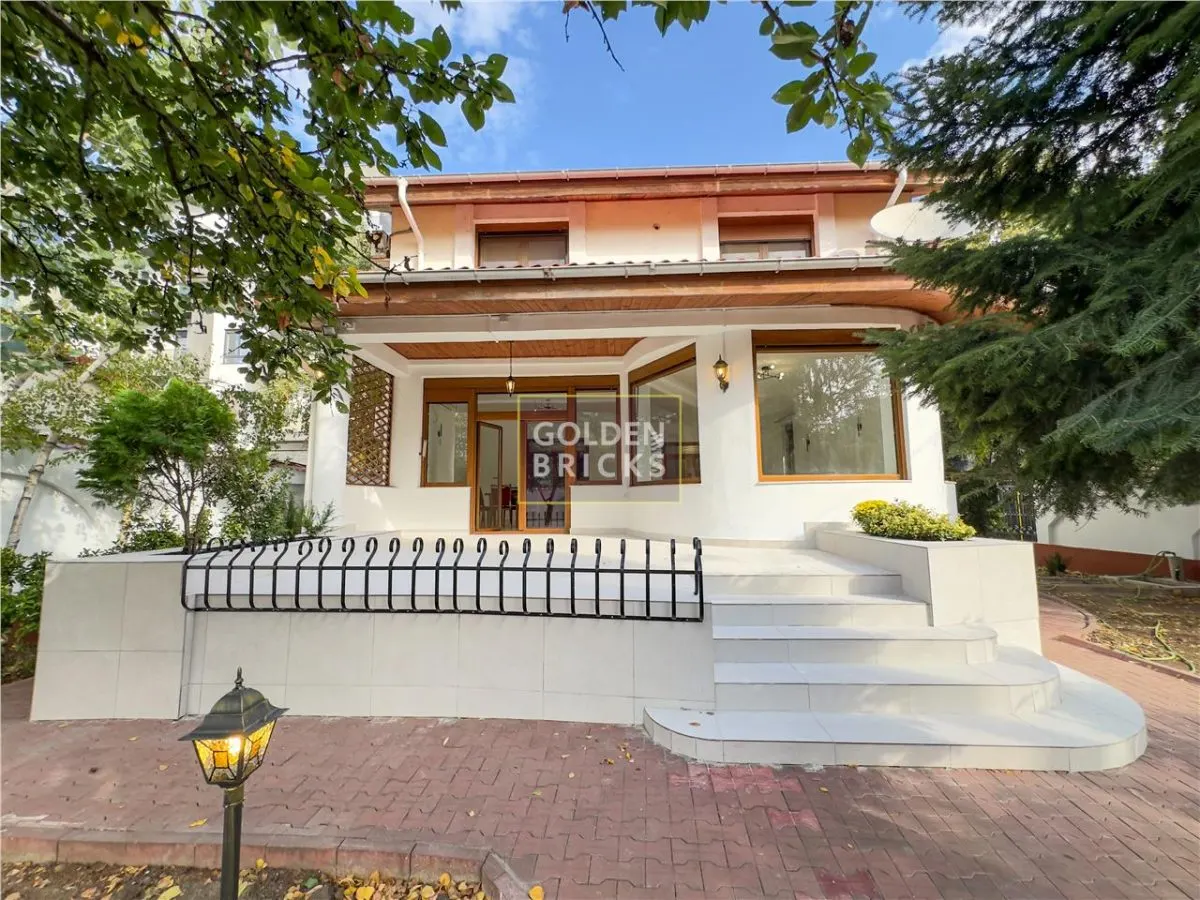 Casă 11 camere București - poza 1