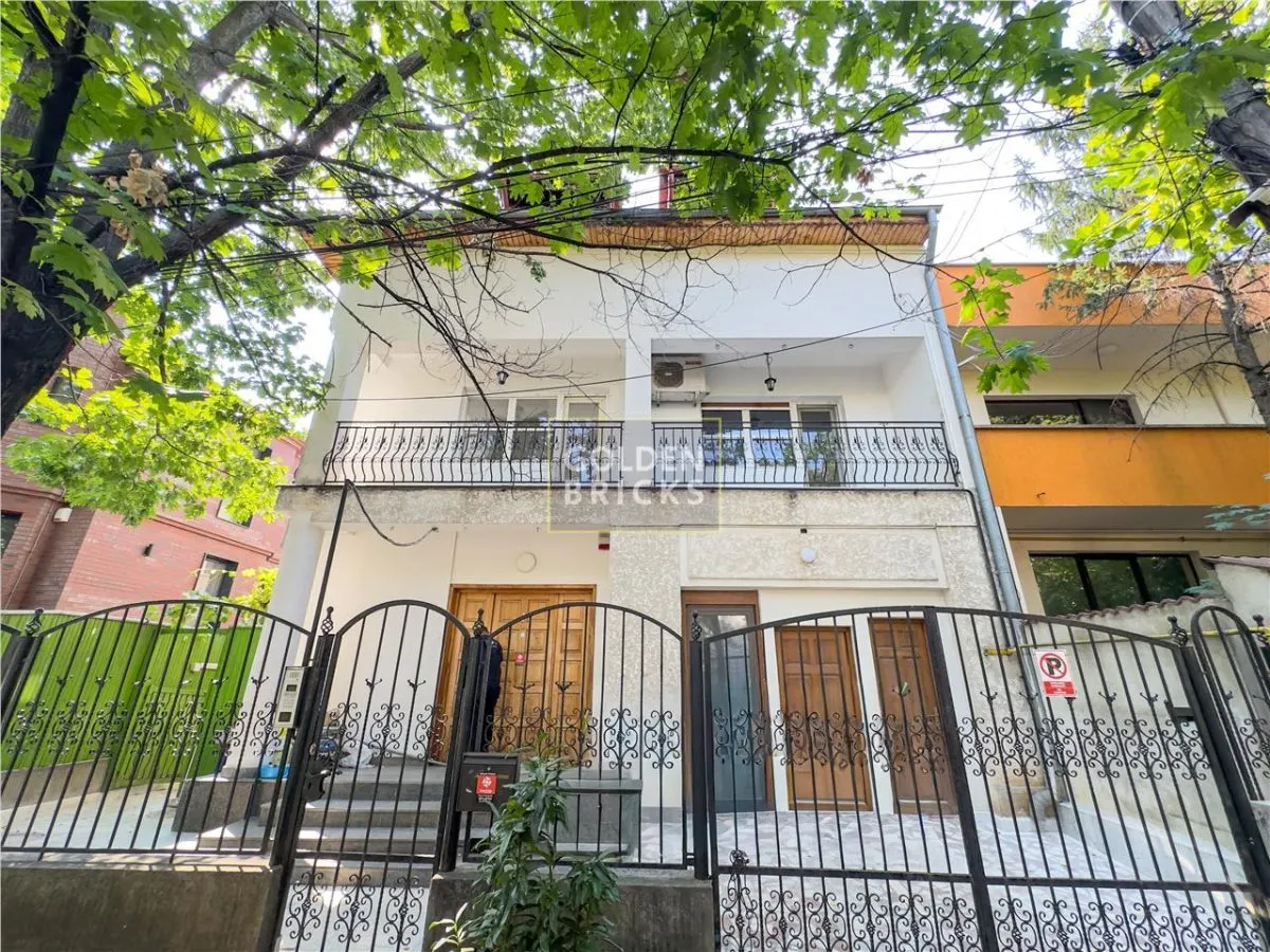 Casă 11 camere București - poza 1