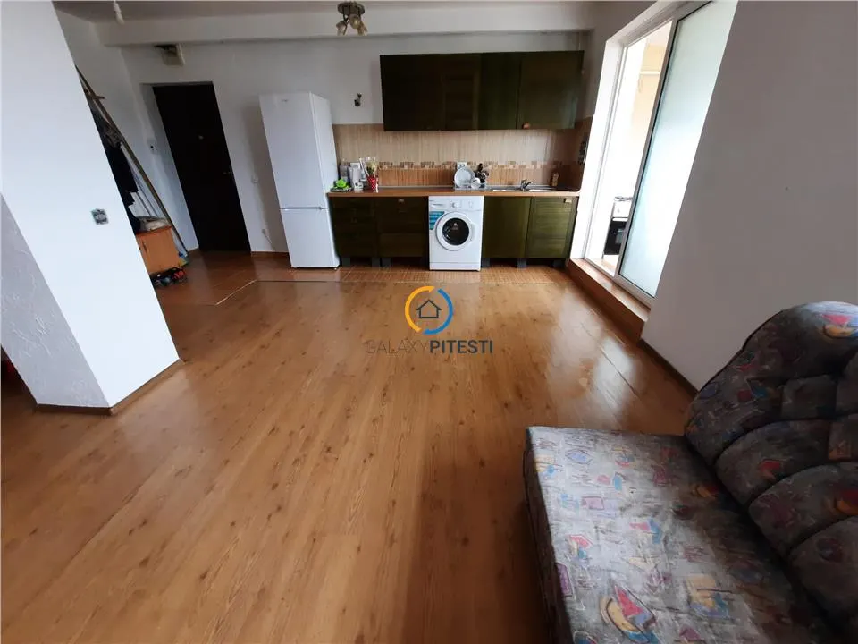 Apartament 4 camere Pitești - poza 1