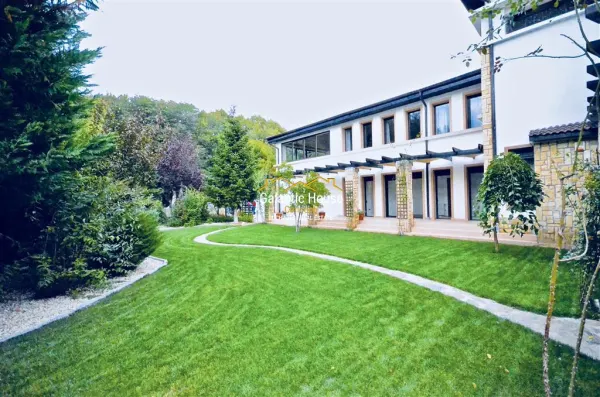 Casă 8 camere București - poza 1