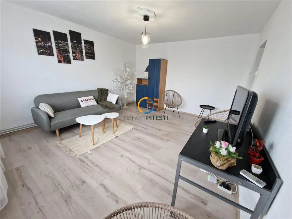 Apartament 4 camere Pitești - poza 1