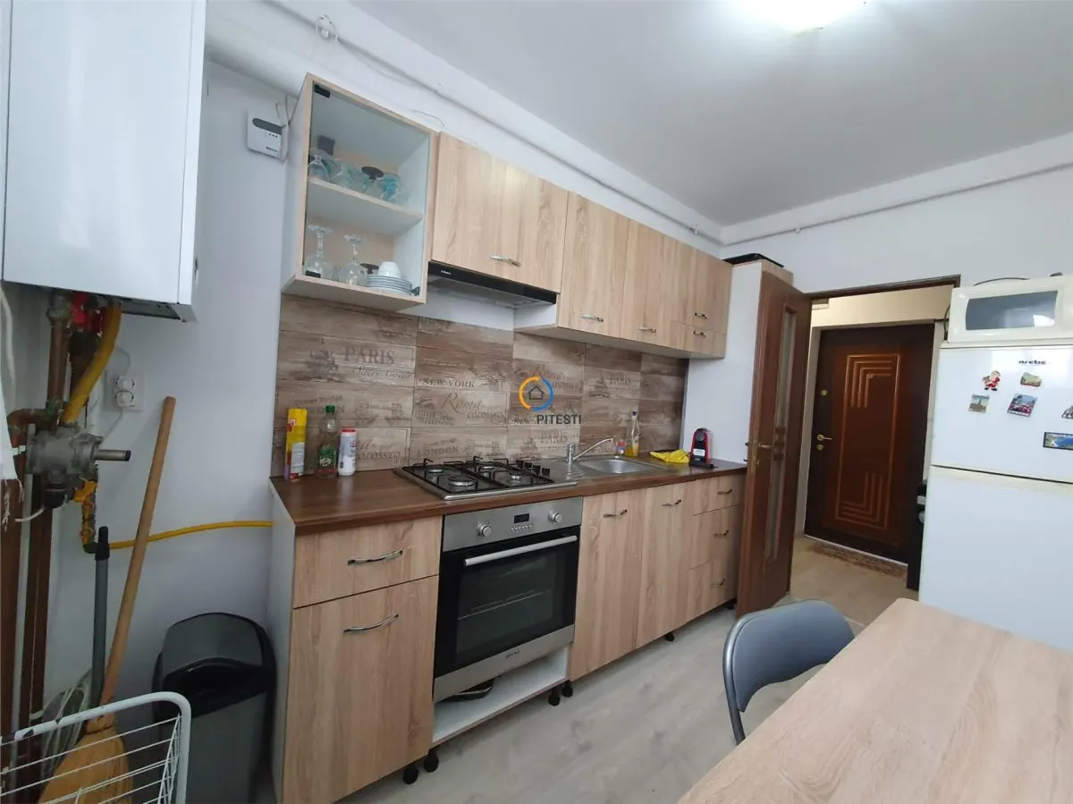 Apartament 4 camere Pitești - poza 1