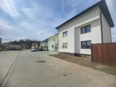 Casa noua cu 6 camere si 3 bai in Sura  Mare - Sura Mare