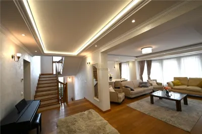 Casă 7 camere Suceava - poza 2