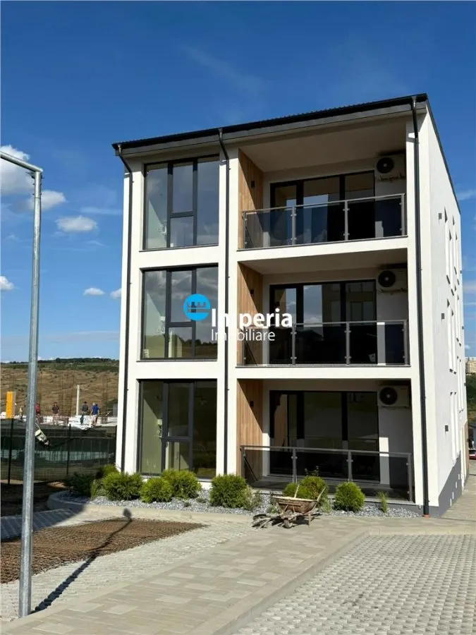Apartament 3 camere Rediu - poza 1