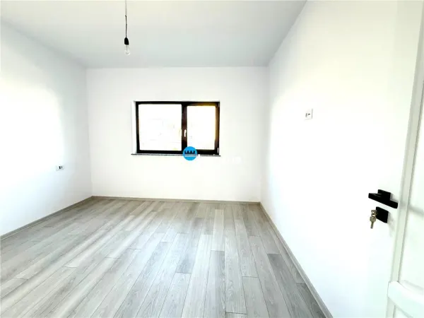 Casă 4 camere Miroslava - poza 10