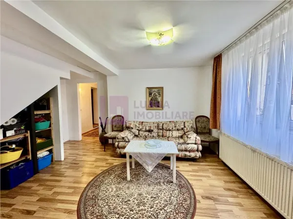 Casă 7 camere Sibiu - poza 1
