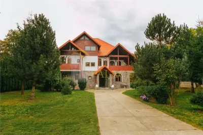 Pensiune exclusivista | afacere tip boutique la cheie | de inchiriat in Sinaia | - Sinaia