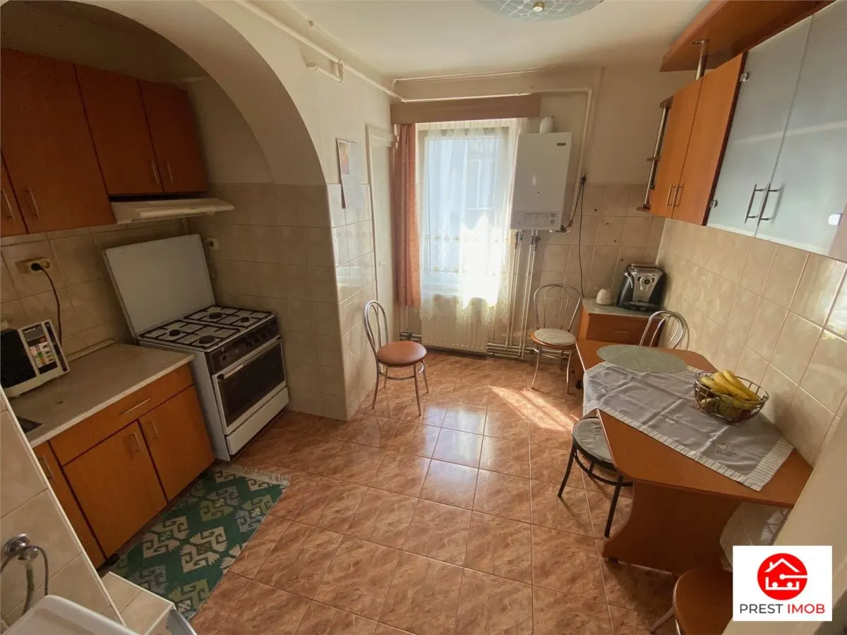 Apartament 4 camere Târgu Mureș - poza 1
