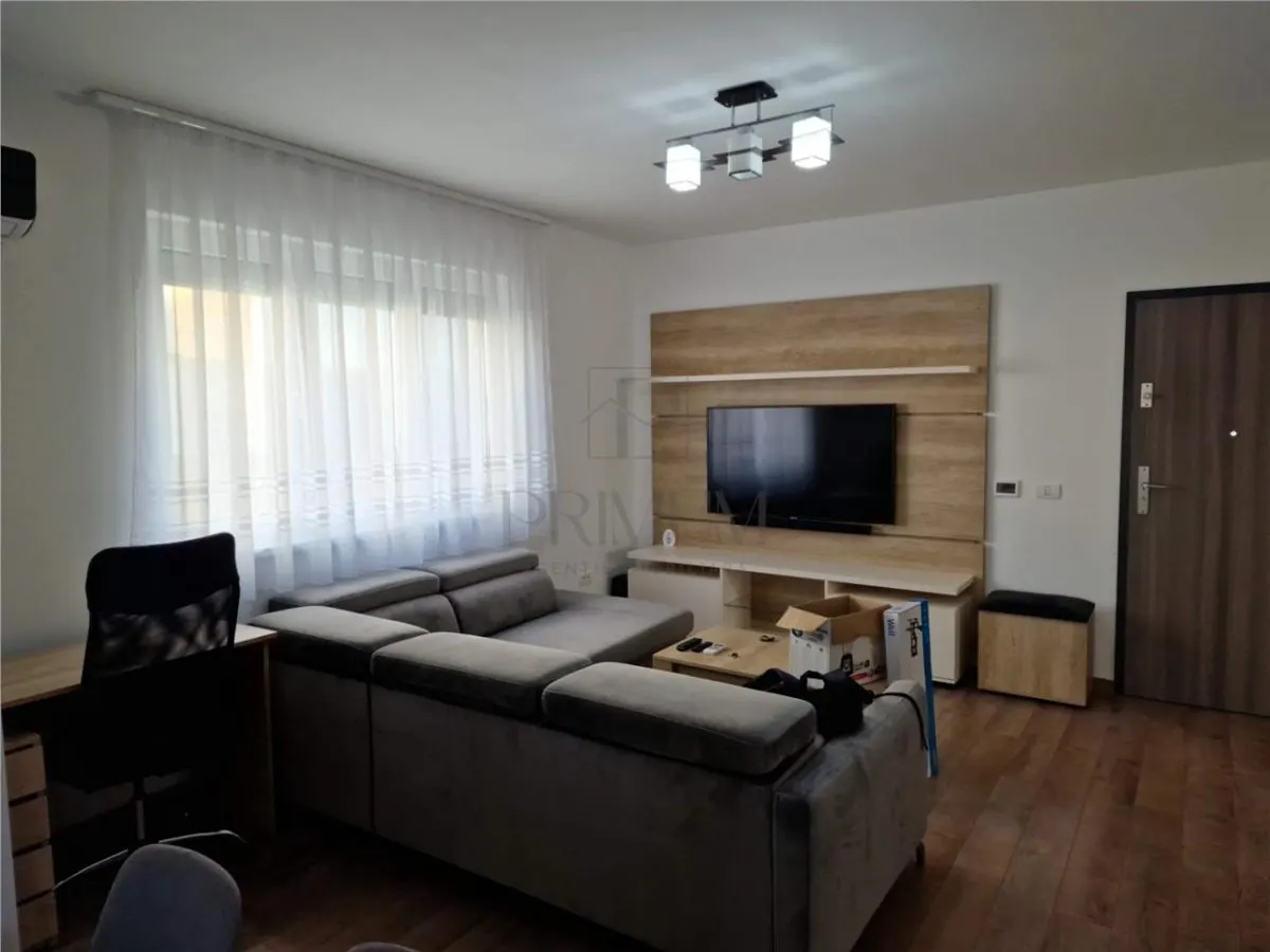 Apartament 3 camere Dumbrăvița - poza 1