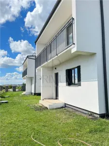 Casă 5 camere Dumbrăvița - poza 1