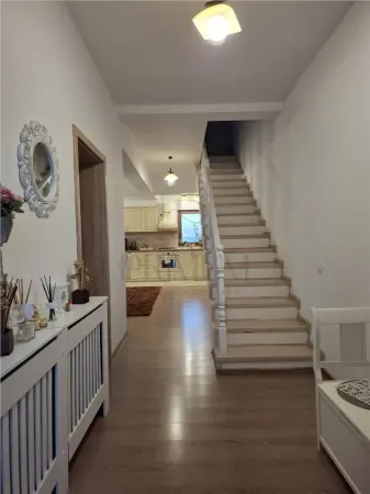 Casă 4 camere Moșnița Veche - poza 3