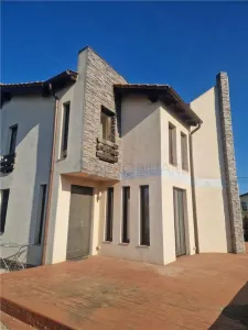 Casă 6 camere Moșnița Nouă - poza 1