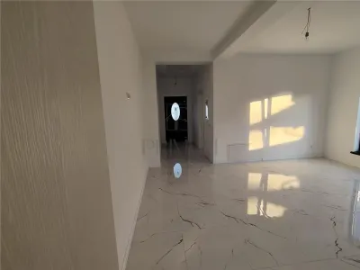 Casă 3 camere Moșnița Nouă - poza 4