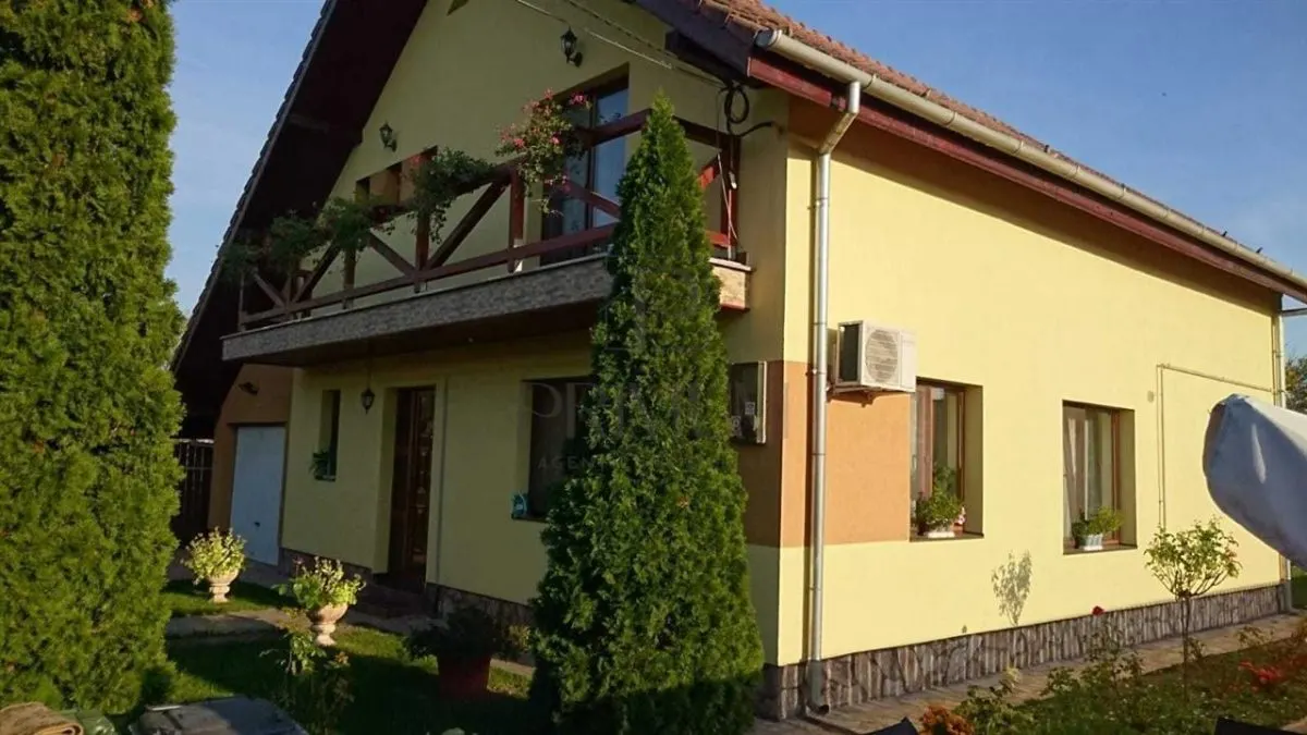 Casă 4 camere Moșnița Nouă - poza 1